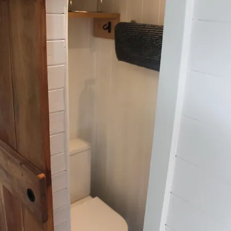 Luxury Shepherds Hut - The Foxglove By The Campsite Stillingfleet