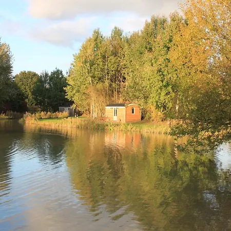 Campsite Luxury Shepherds Hut - The Foxglove By The