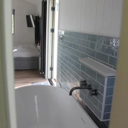 Luxury Shepherds Hut - The Foxglove By The * Stillingfleet