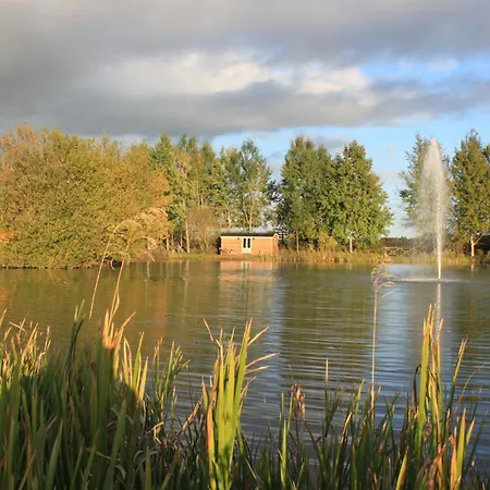 مكان تخييم Luxury Shepherds Hut - The Foxglove By The Stillingfleet