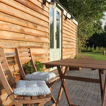 Luxury Shepherds Hut - The Foxglove By The * Stillingfleet